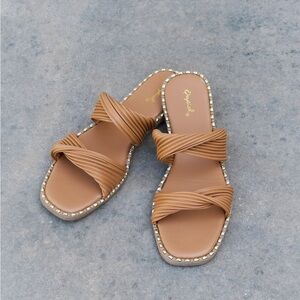 Qupid Summertime Fine Double Strap Twist Sandals Camel